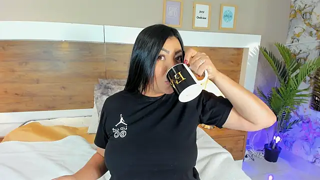 EmaBakker online show from 01.27.25