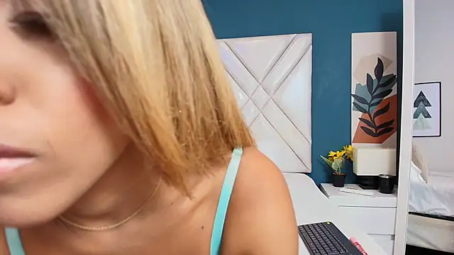 Lana-Gross online show from 02.21.25