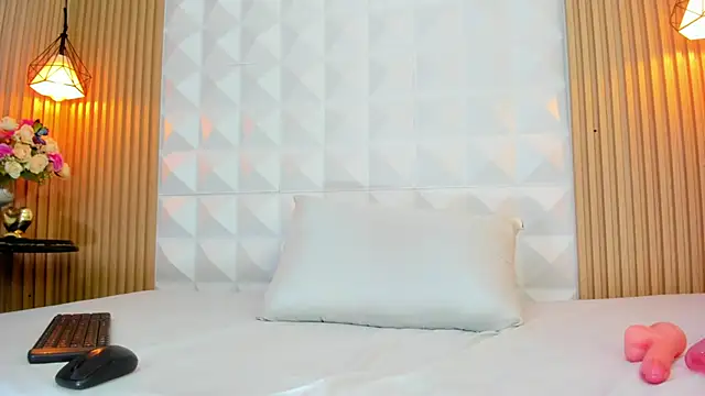 Melanieharriso  online show from 02.27.25