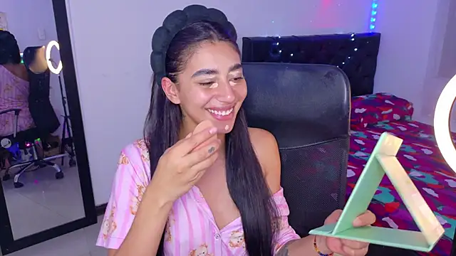 JulietaCheerr online show from 12.16.25