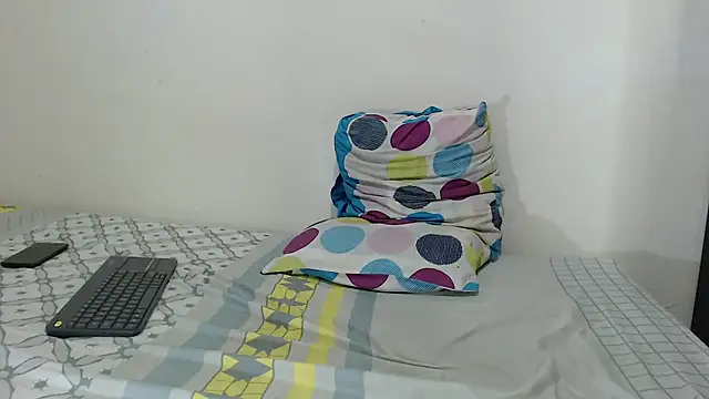 Snapshot of armz5790 chatting on 12.16.24 armz5790 online show from 12.16.24