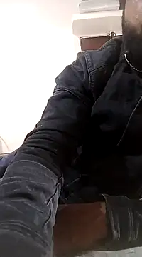 Snapshot of pura43 chatting on 01.13.25 pura43 online show from 01.13.25