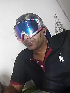 Daretodeviate online show from 10.18.25