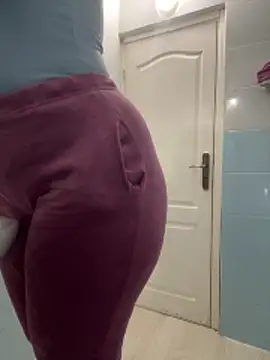 Layla-daloua online show from 02.04.26