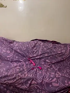 Layla-daloua online show from 04.07.26