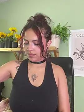 Liittleluaa  online show from 03.11.25