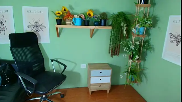 Liittleluaa  online show from 09.08.25