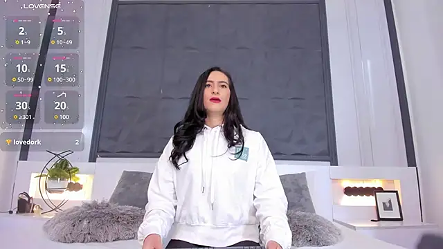 SaraGomez1 online show from 12.17.24