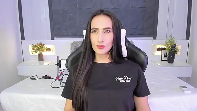 SaraGomez1 online show from 10.02.25