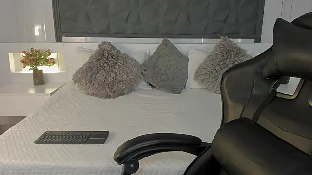 SaraGomez1 online show from 02.16.26