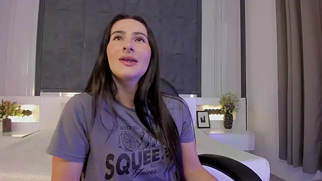 SaraGomez1 online show from 02.22.26