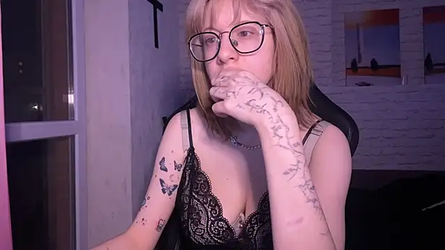Snapshot of moundliicht1 chatting on 02.28.25 moundliicht1 online show from 02.28.25