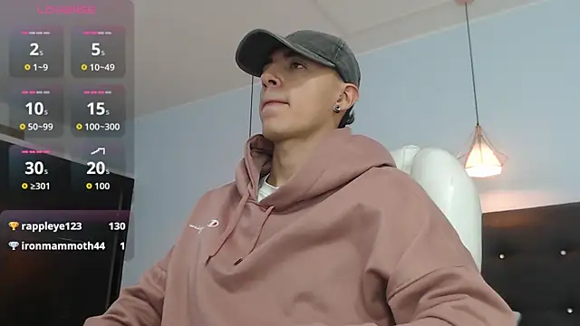 Snapshot of Lobo_17_ chatting on 10.09.25 Lobo 17  online show from 10.09.25