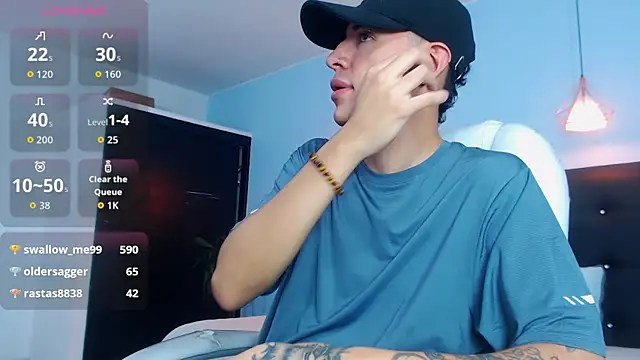 Snapshot of Lobo_17_ chatting on 10.11.25 Lobo 17  online show from 10.11.25