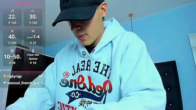 Snapshot of Lobo_17_ chatting on 10.31.25 Lobo 17  online show from 10.31.25