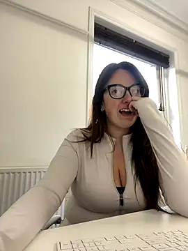 Miss Stassi online show from 12.09.24