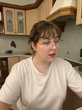 Snapshot of cinnabon_ chatting on 12.01.24 cinnabon online show from 12.01.24