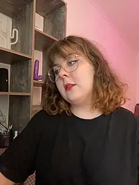 Snapshot of cinnabon_ chatting on 12.13.24 cinnabon online show from 12.13.24