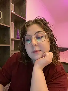 Snapshot of cinnabon_ chatting on 12.14.24 cinnabon online show from 12.14.24