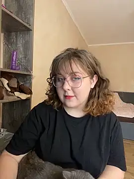 Snapshot of cinnabon_ chatting on 12.24.24 cinnabon online show from 12.24.24