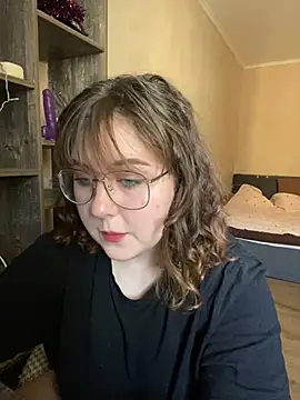 Snapshot of cinnabon_ chatting on 01.10.25 cinnabon online show from 01.10.25