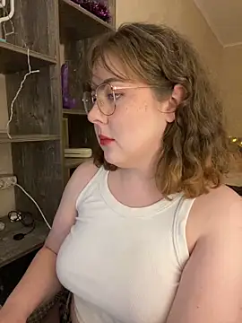 Snapshot of cinnabon_ chatting on 01.12.25 cinnabon online show from 01.12.25