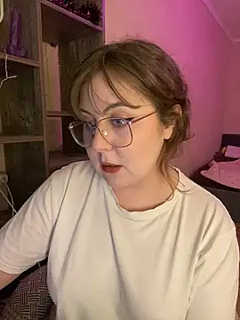 Snapshot of cinnabon_ chatting on 01.18.25 cinnabon online show from 01.18.25