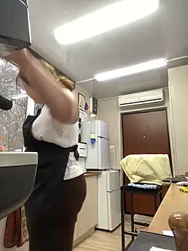 Snapshot of cinnabon_ chatting on 01.19.25 cinnabon online show from 01.19.25