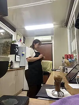 Snapshot of cinnabon_ chatting on 01.19.25 cinnabon online show from 01.19.25