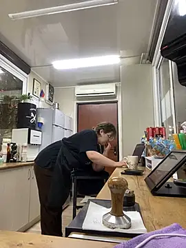 Snapshot of cinnabon_ chatting on 01.25.25 cinnabon online show from 01.25.25