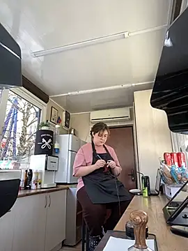 Snapshot of cinnabon_ chatting on 02.01.25 cinnabon online show from 02.01.25