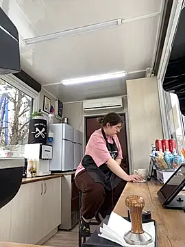 Snapshot of cinnabon_ chatting on 02.02.25 cinnabon online show from 02.02.25