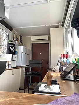 Snapshot of cinnabon_ chatting on 02.05.25 cinnabon online show from 02.05.25