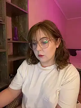 Snapshot of cinnabon_ chatting on 03.06.25 cinnabon online show from 03.06.25