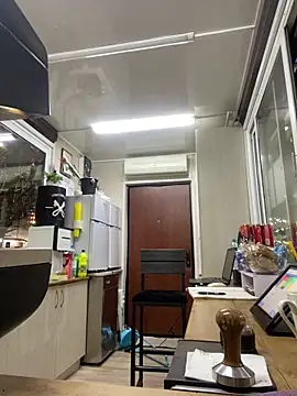 Snapshot of cinnabon_ chatting on 03.08.25 cinnabon online show from 03.08.25