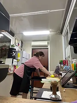 Snapshot of cinnabon_ chatting on 03.12.25 cinnabon online show from 03.12.25