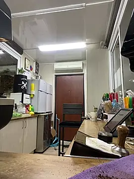 Snapshot of cinnabon_ chatting on 03.12.25 cinnabon online show from 03.12.25