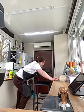 Snapshot of cinnabon_ chatting on 03.20.25 cinnabon online show from 03.20.25