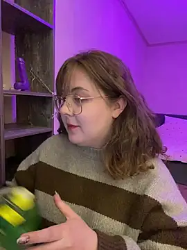 Snapshot of cinnabon_ chatting on 03.20.25 cinnabon online show from 03.20.25