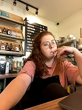 Snapshot of cinnabon_ chatting on 09.09.25 cinnabon online show from 09.09.25