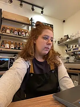 Snapshot of cinnabon_ chatting on 09.13.25 cinnabon online show from 09.13.25