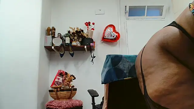 xTALLSEXYBUMx online show from 04.06.26