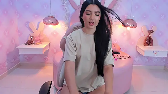 Saraa Skinny online show from 12.06.24