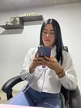 emily 22x online show from 03.18.25