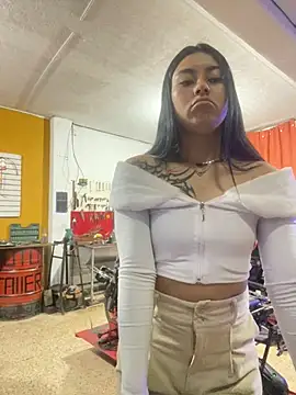 emily 22x online show from 10.07.25