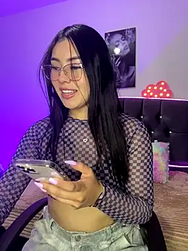 emily 22x online show from 10.09.25