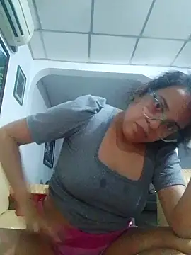 Snapshot of Kimberly_Granados chatting on 02.04.25 Kimberly Granados online show from 02.04.25