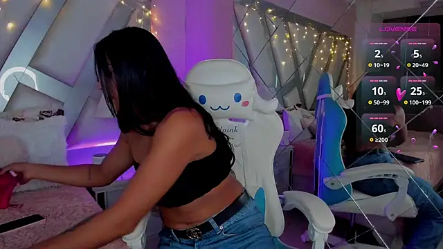 Amber villalobos  online show from 02.20.25