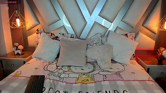 Amber villalobos  online show from 03.07.25