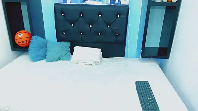 antonela xxx online show from 10.24.25